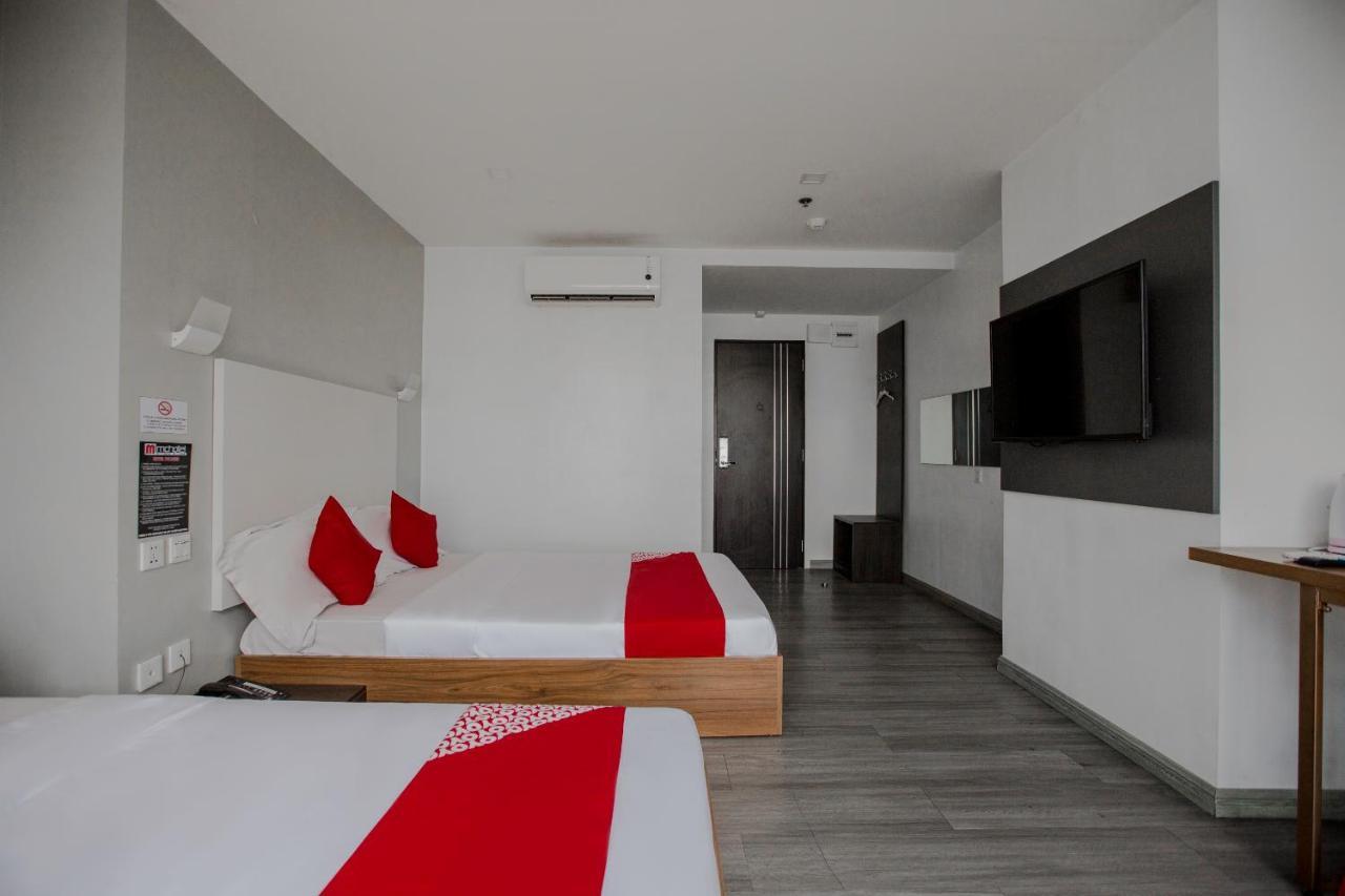 Oyo 666 Mc Hotel Fairview Ciudad Quezon Exterior foto