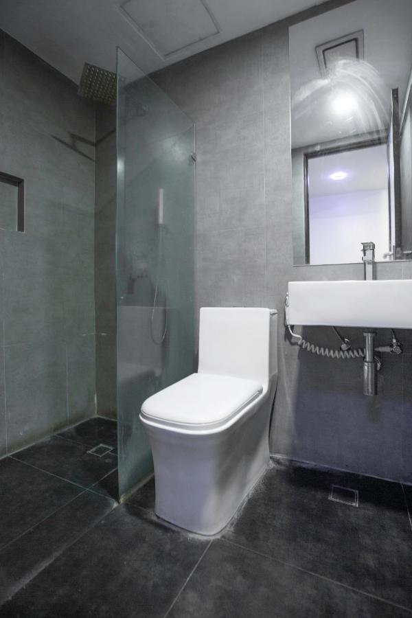 Oyo 666 Mc Hotel Fairview Ciudad Quezon Exterior foto