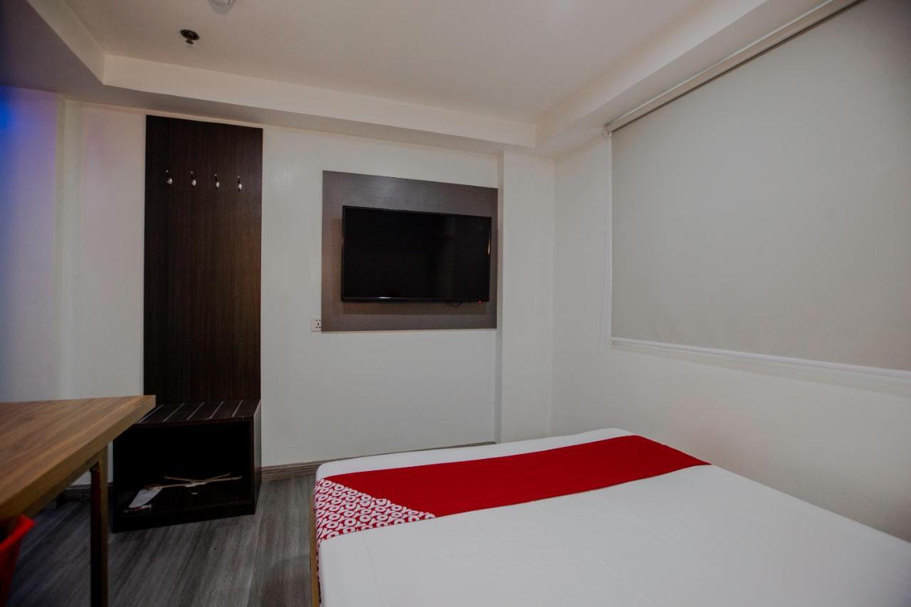 Oyo 666 Mc Hotel Fairview Ciudad Quezon Exterior foto