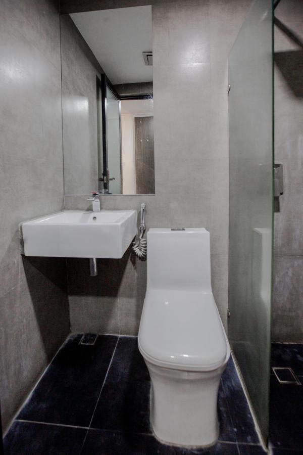 Oyo 666 Mc Hotel Fairview Ciudad Quezon Exterior foto